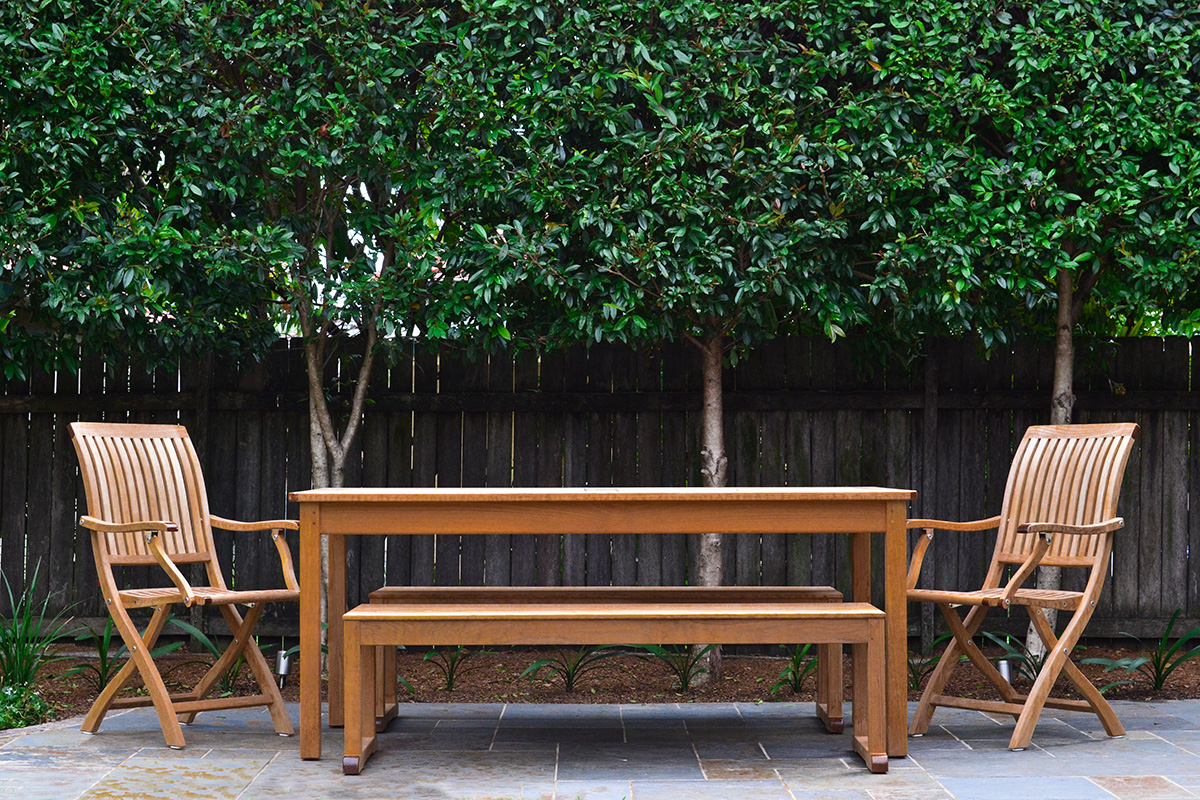 Backyard landscape design outdoor dining